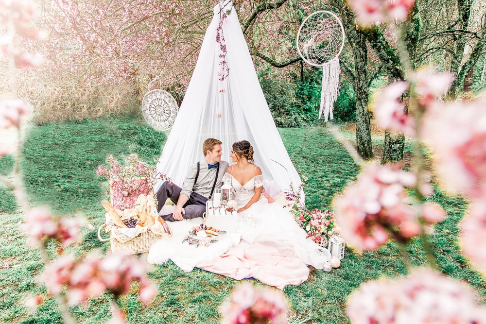 Spring elopement styling